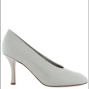 Burberry 85mm Slip-On Leather Pumps
Color-Pebble
Women’s size 7.5